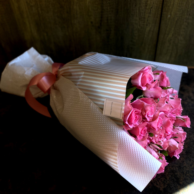 プロポーズの花束 【33本のバラの花束－生まれ変わっても愛する－pink