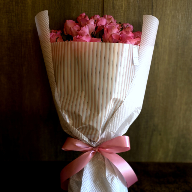 プロポーズの花束 【33本のバラの花束－生まれ変わっても愛する－pink