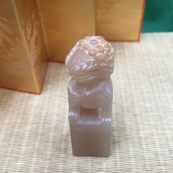 【希少】獅子鈕紅芙蓉橙石印材　印石　印材　中国　2個セット　箱入り 希少】獅子鈕紅芙蓉橙石印材 印石 印材 中国 2個セット 箱入り