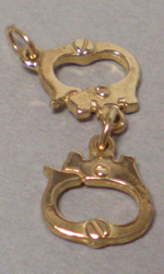 handcuff_front
