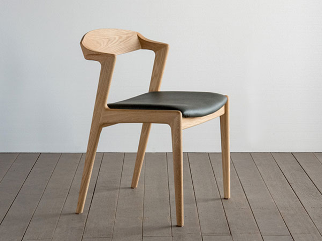 ユナ セミアームチェア SIKI FURNITURE シキファニチア／椅子