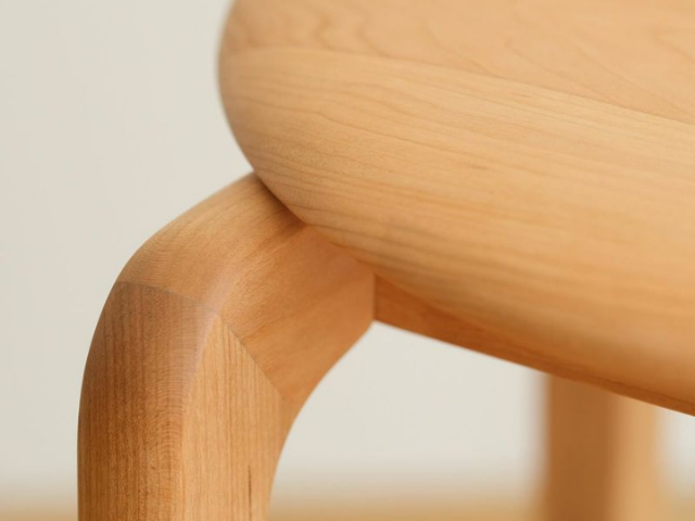 LISCIO リッショスツール 4本脚 DENTOU KOUGEI 伝統工芸/森宣雄 スタッキング 無垢材