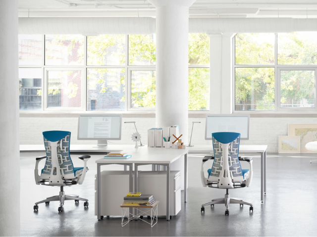 国内在庫】エンボディチェア グラファイトカラー メドレーシンダー