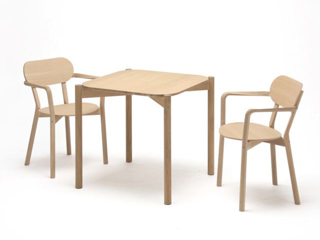 CASTOR ARMCHAIR PLUS キャストールアームチェアプラス KARIMOKU NEW STANDARD カリモクニュースタンダード／椅子