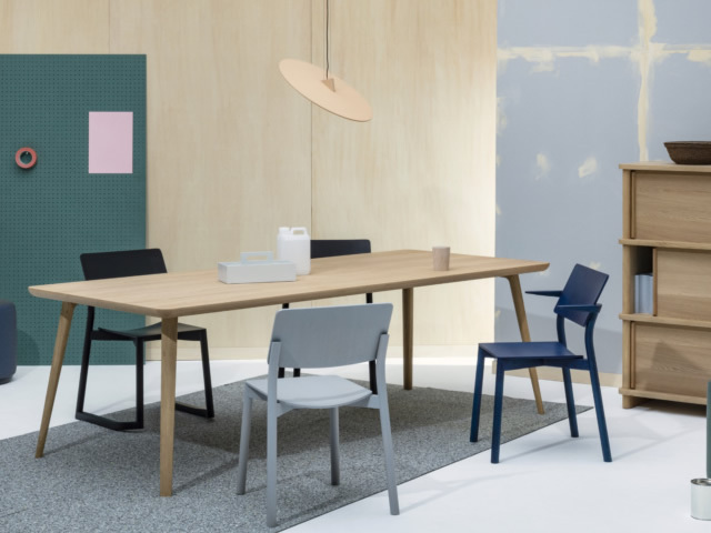 PANORAMA ARMCHAIR パノラマアームチェア KARIMOKU NEW STANDARD カリモクニュースタンダード／椅子 ゲッケラー・ミヘルス