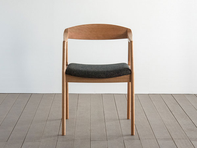 ユナ アームチェア SIKI FURNITURE シキファニチア／椅子