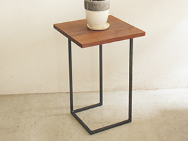 クロテツ SUMIサイドテーブル 杉山製作所／アイアン