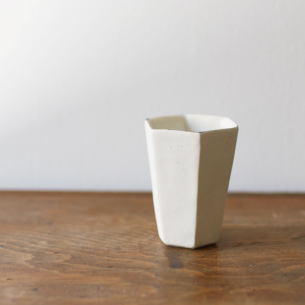 りんご灰釉山並カップ// 青木郁美