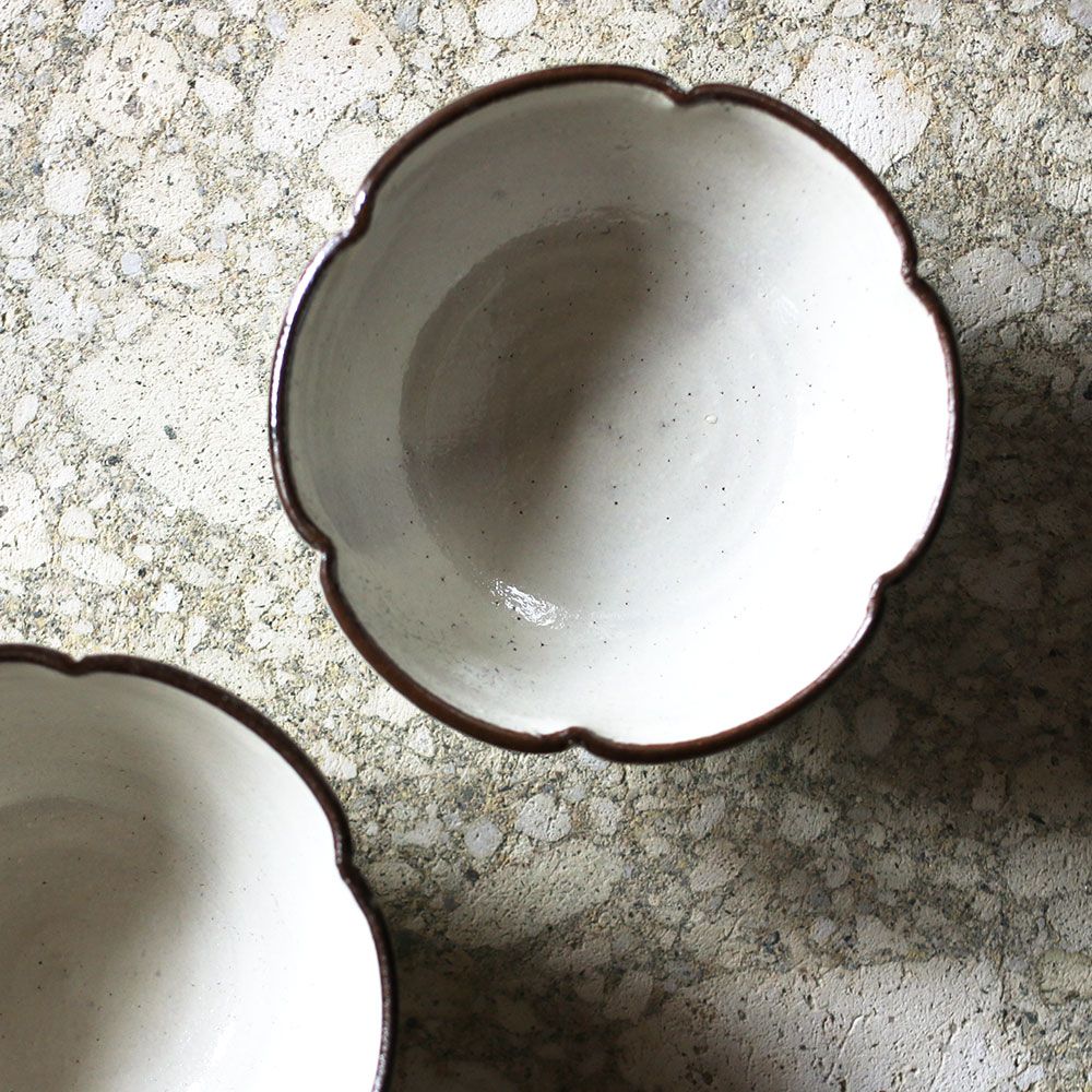 粉引き六花茶碗  // 築地 祥郎