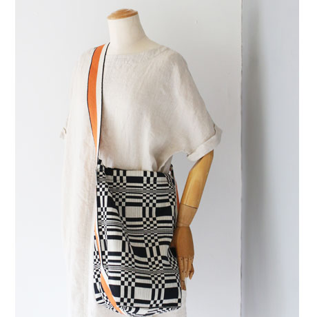 Johanna Gullichsen Tetra Shoulder Bag/ Doris