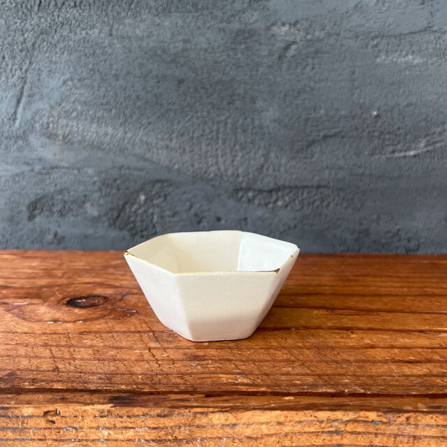 新雪六角小鉢 // 青木郁美