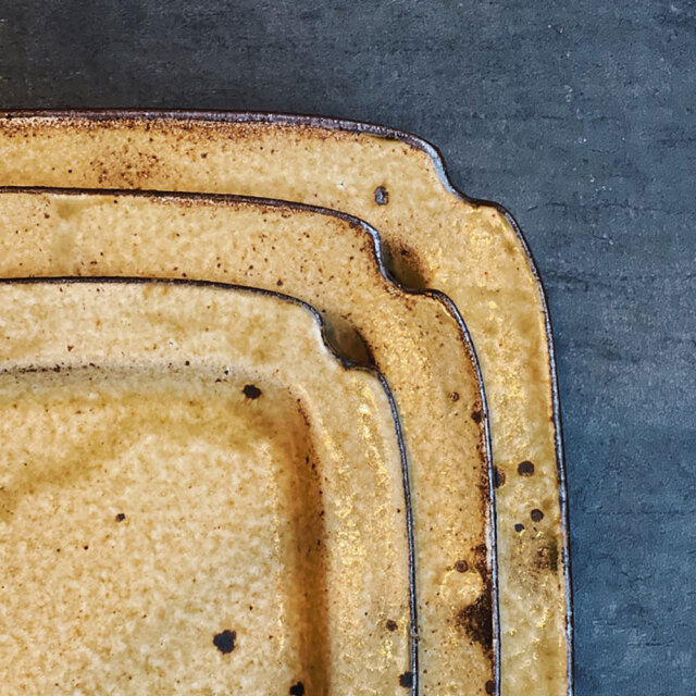 隅切り皿 // 陶工房しゅうと