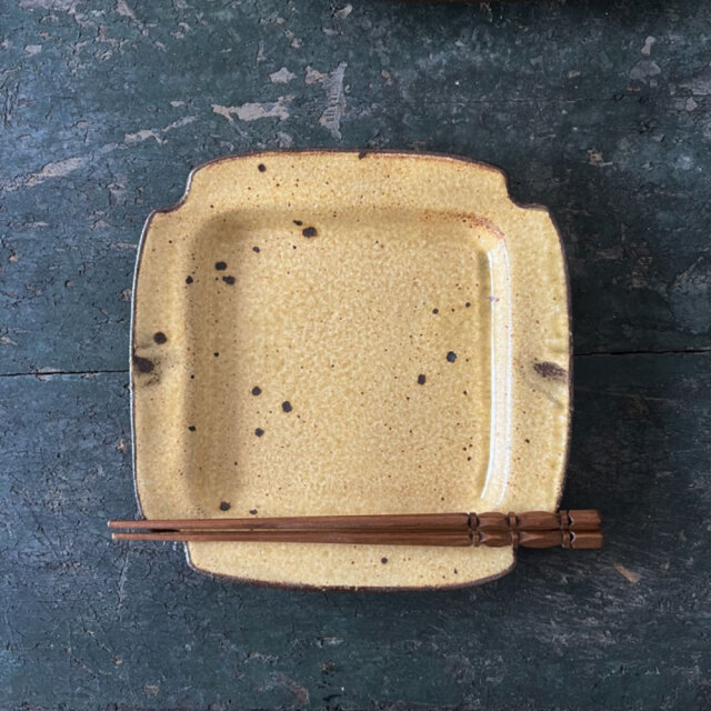 隅切り皿 // 陶工房しゅうと