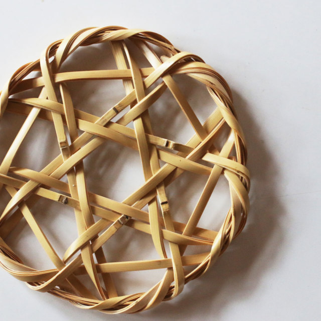 竹細工鍋敷き // 山根　広充