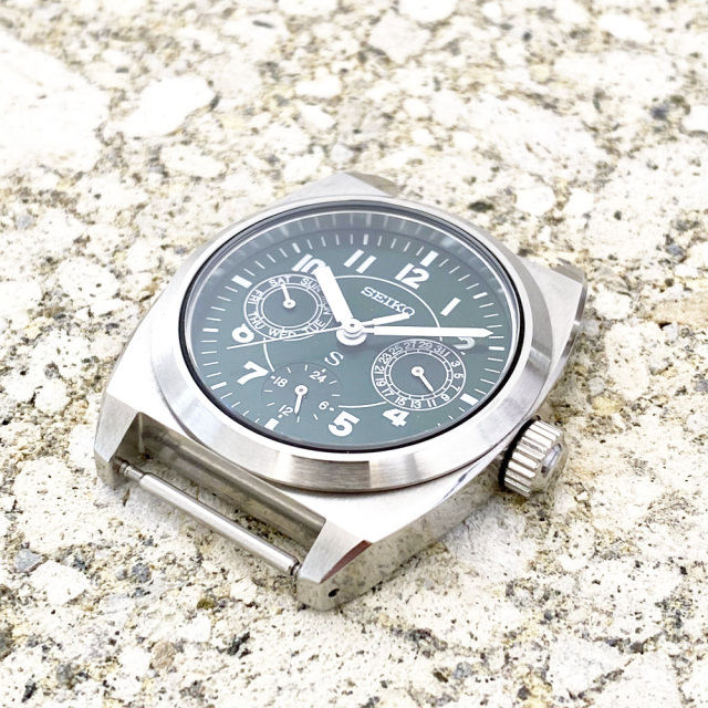 seiko-sus-triple-calendar-quartz-1995-s-harmonics