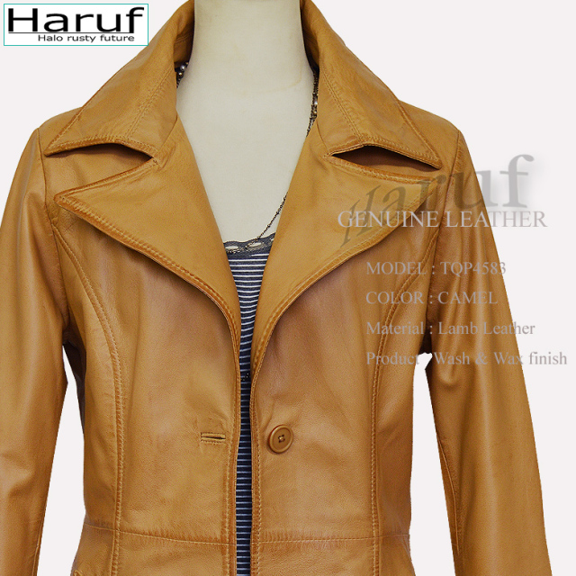 シンプルでおしゃれなレディースの本革レザーロングコートです  