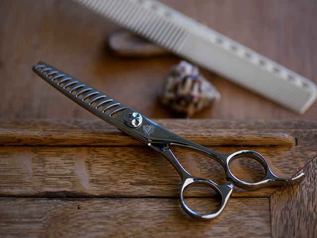 サブスク レンタル　キングクラフトシザー トリトン(Triton) KHS-138F (カット率30～35%/ KING CRAFT SCISSORS)