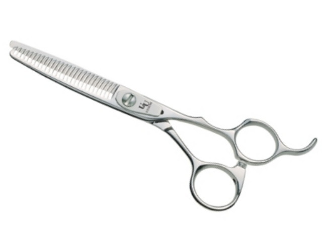 女性や指の細い美容師・理容師必見！おすすめシザー・セニングの紹介