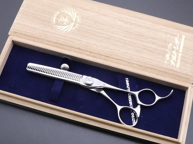 ナルトシザー NARRUTO 2梳きヘネシーラムールS31 美容師用 中古  