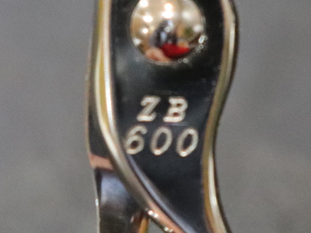 アコス ZB600 AKKOHS 美容師用 理容師用 トリマー用 中古シザー ハサミ