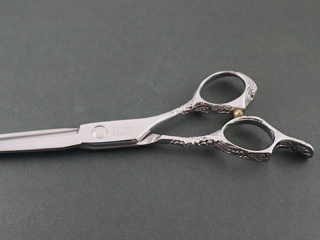 中古シザー】九井 JIUJING T1-70E COBALT (7.0インチ）理容師用