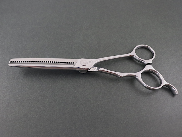 美容師　理容師用セニング　ナルトシザー 中古セニング】ナルト Kingdom Stork NARUTO（カット率15-25