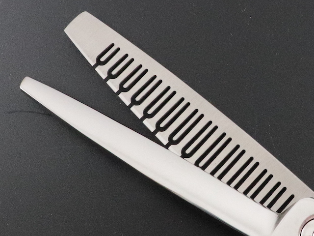 中古セニング】無印（逆刃タイプ・カット率60～80%）美容師用 理容師用  