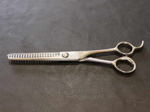 REG OK　DELUXE　No20　美容師用　理容師用　トリマー用　中古セニング