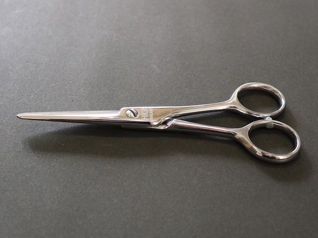 ヒカリ　HKRS2　美容師用　理容師用　トリマー用　中古シザー