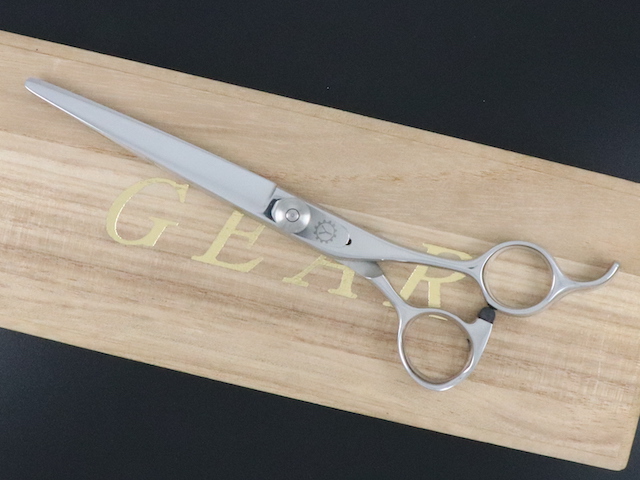 【中古シザー】GEAR Y（7.0インチ）美容師用 理容師用 トリマー用 セルフカット用
