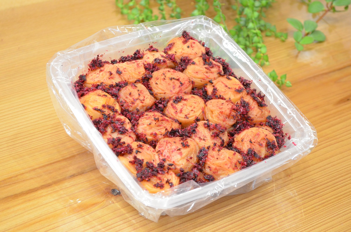 送料無料　紀州南高梅　かつお梅　820ｇ