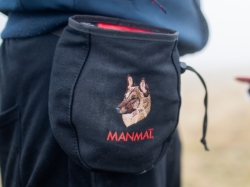 マンマット ドッグトリーツポーチ MANMAT（犬のおやつ入れ/バッグ）|ベルト付きのお散歩おすすめバッグ｜犬グッズ通販HAU（ハウ）