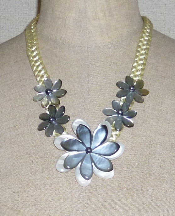 タヒチアン　５ティアレ　チョーカー