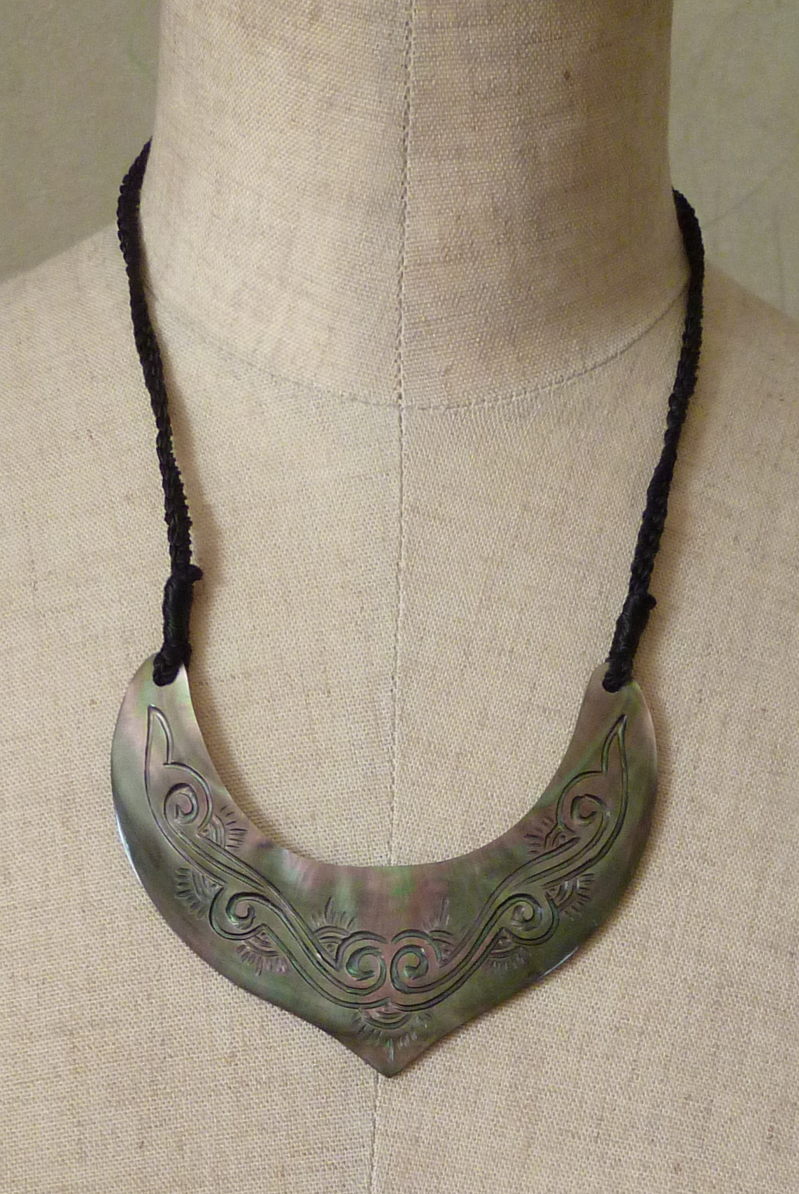 MOPシェルネックレス