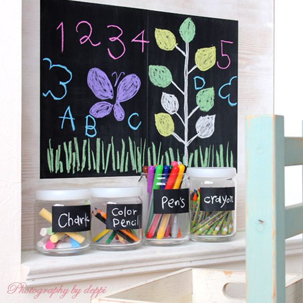 【チョークボード　プレーン】貼ってはがせて、チョークですらすら描けます(ホタテ貝殻から作られた安心で粉の出にくい6色チョーク付)【ゆうパケット対応・A4サイズ】