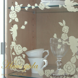 【ガラス専用ステッカー　きらきらバラと天使 】すうーっと貼ってはがせる【ゆうパケット対応　A4サイズ 国産 シルクスクリーン印刷】