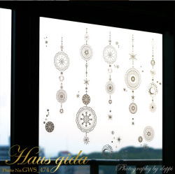 【大きなガラス専用ステッカー　金ラメ・輪飾り　 A2サイズ】+【ガラス専用クリスマス雪だるま A4サイズ】すうーっと貼ってはがせる  ふちが透き通っていて、ガラスに貼るとキレイ【日本製 シルクスクリーン印刷】