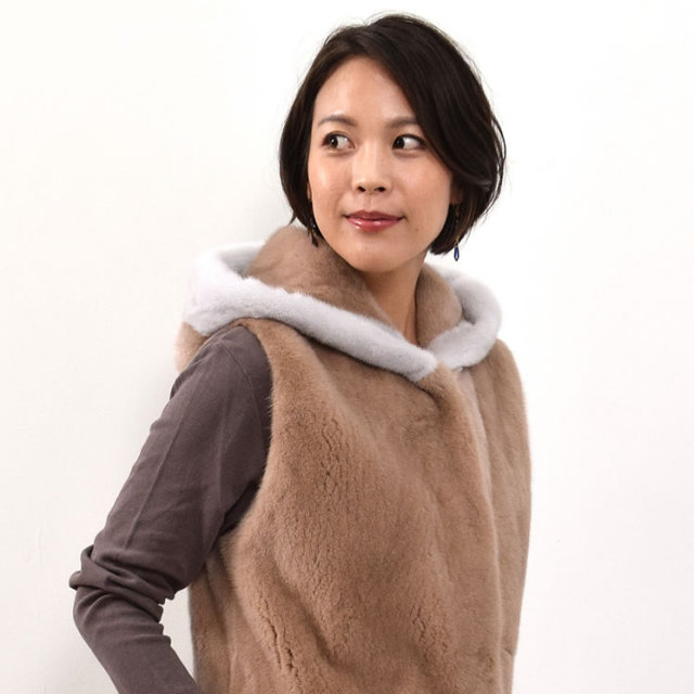 50％OFF会員価格適用外】SAGA ミンク ファー ロング丈 ベスト フード付  