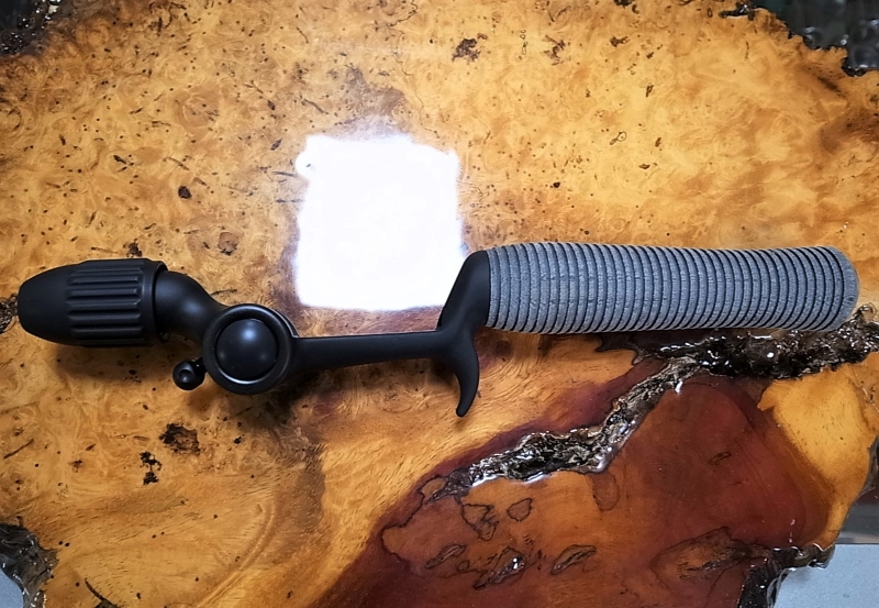 ブライトリバー『アイスポット　Sラフカット黒ベイク』フラット・ブラック