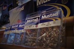 Mustad 『7825-NI W Hook 』100本パック