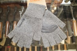 SIMMS 『WOOL HALF-FINGER GLOVE』