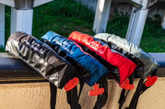 HeadHunters Fishing Club『ウェスト式自動膨張式ライフジャケット