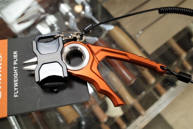 SIMMS 『FLYWEIGHT PLIER』
