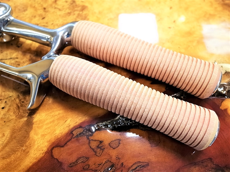 ブライトリバー『Sラフカット茶ベイクグリップ』