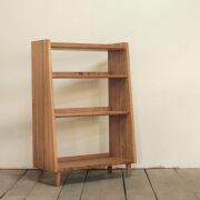 オープンブックシェルフ