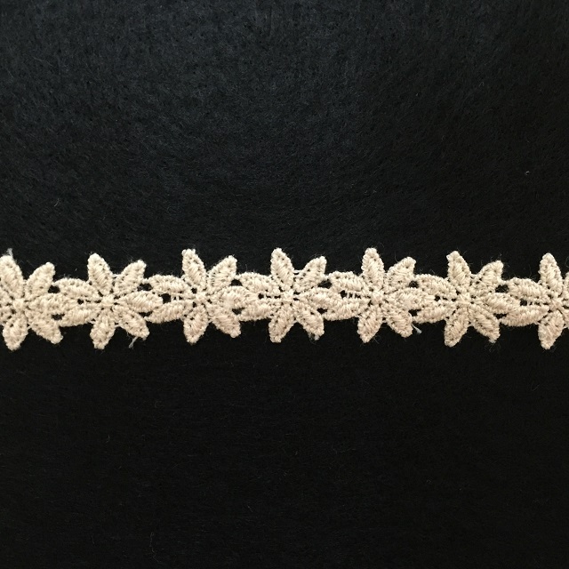 【レース】【生成り】【レターパックライト可】エンブロイダリーレース6122