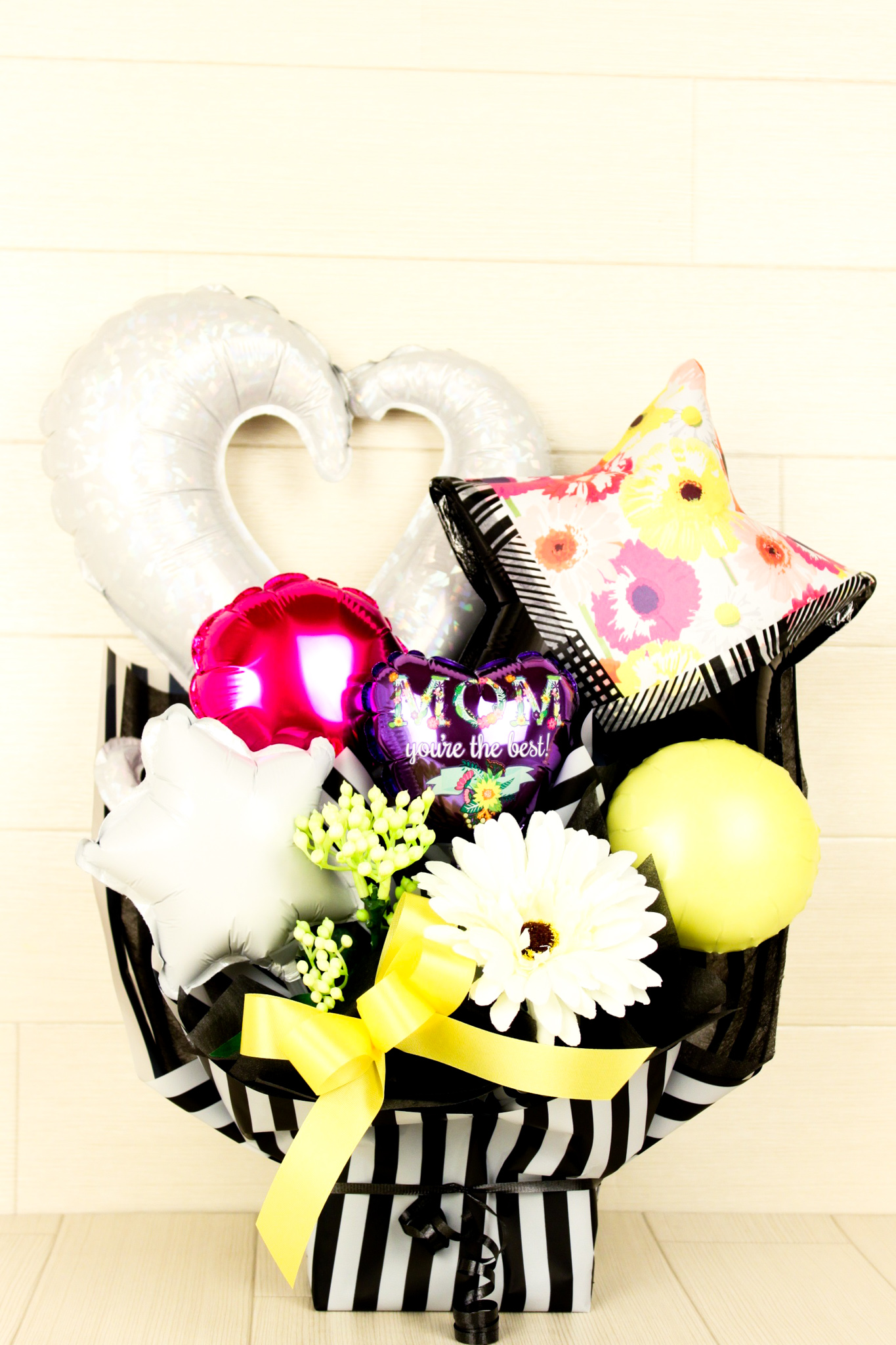 いつもカッコイイママへ母の日バルーンアレンジタイプ　「アートマムアレンジ」 hm0025