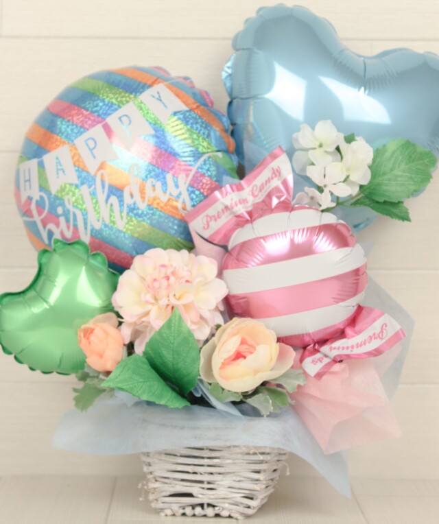 誕生日プレゼント　バルーンアレンジ「大人kawaii アーリーサマー爽やかな誕生日バルーンアレンジ」 bd0057