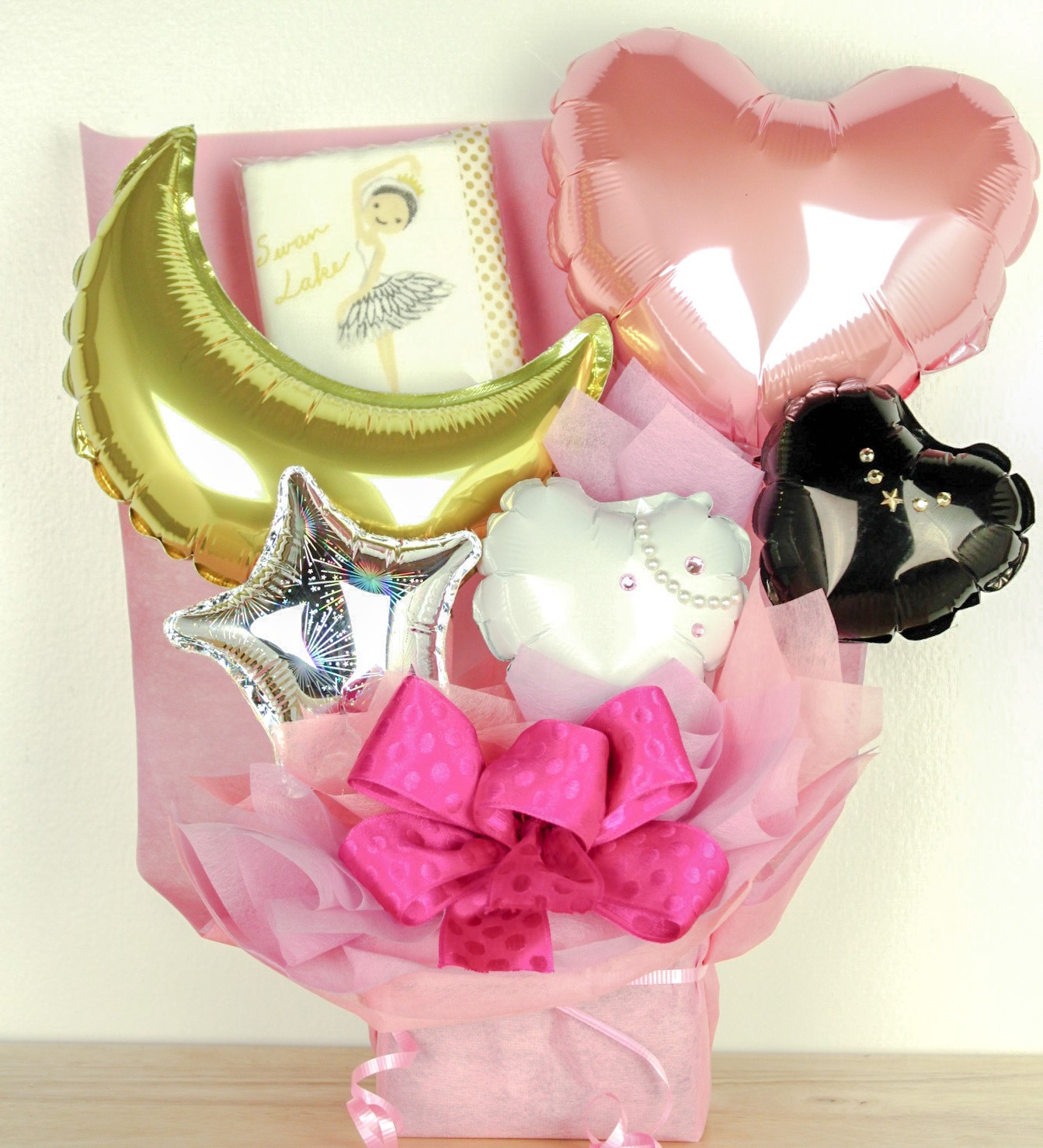 実用的！バレエ発表会向き　白鳥の湖バルーンアレンジ＋ハンドタオル　 pb0052