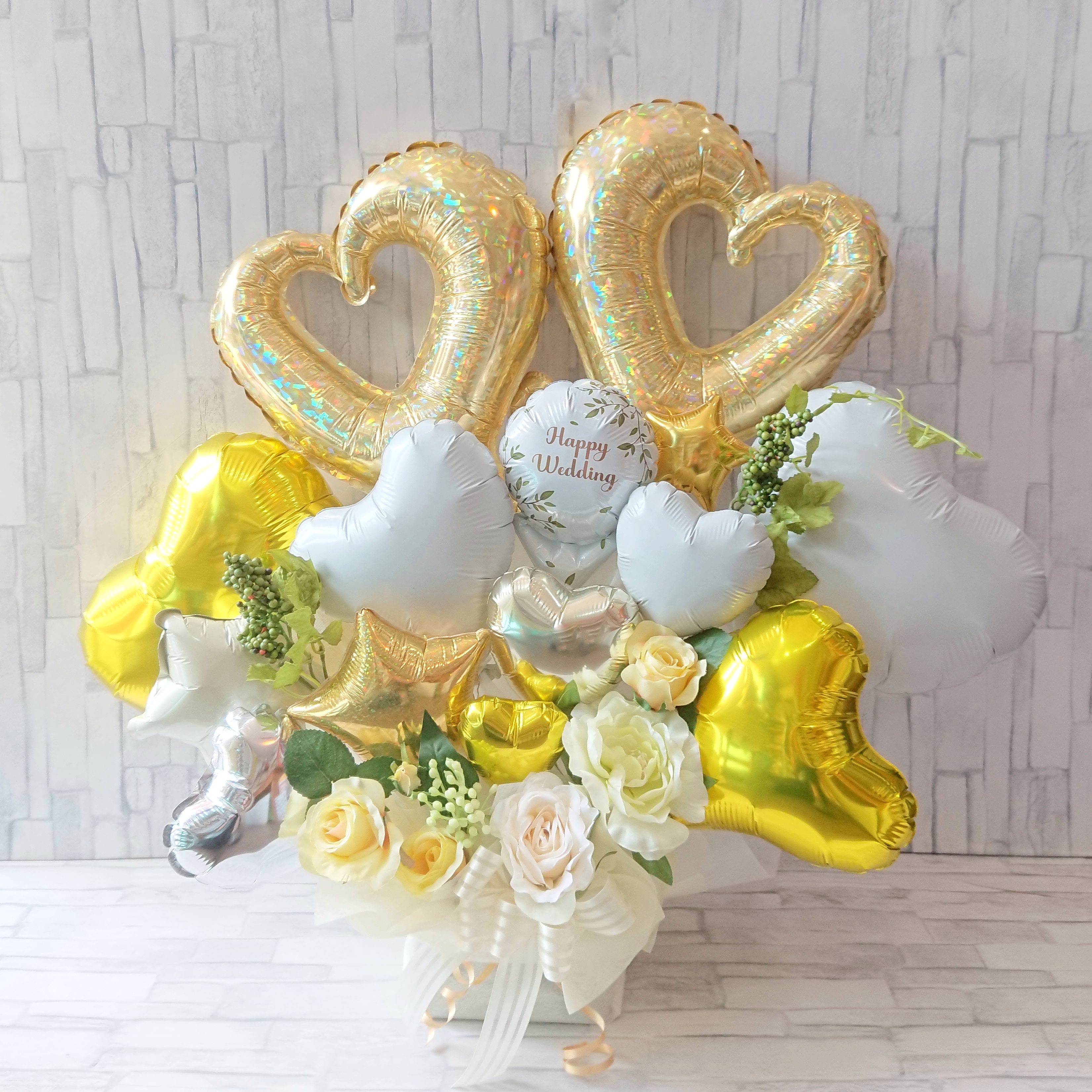 結婚式バルーン電報　バルーンアレンジ「ちょうど１万円　ロイヤルゴールドウェディング　バルーン電報。」 wd0078